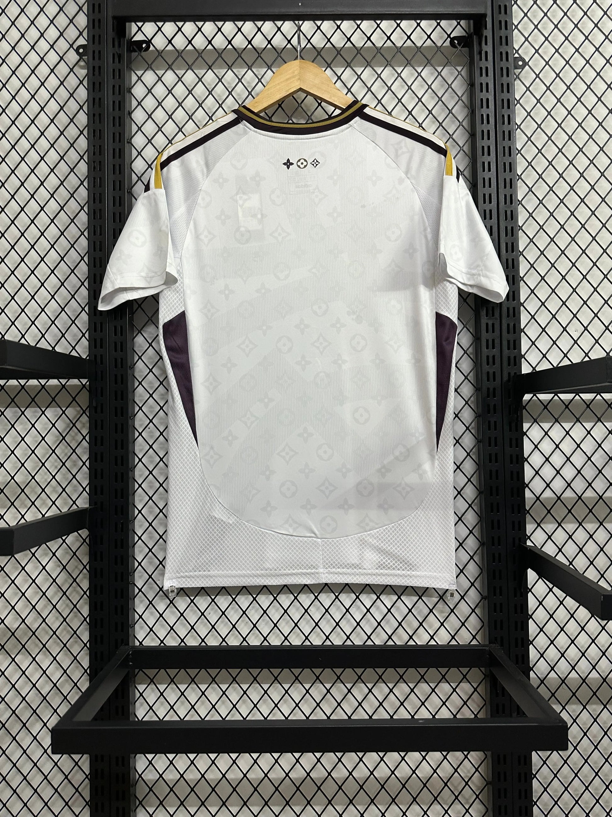 Maillot 24/25 Real Madrid Spécial LV - Zone du Maillot
